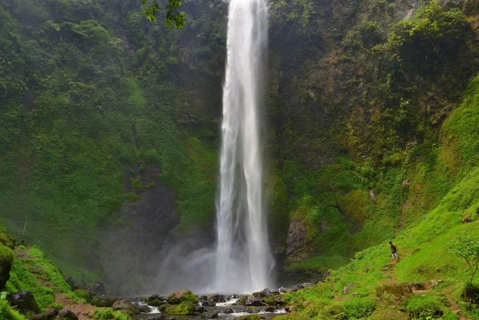 5 Destinasi Wisata Alam Terbaik di Indonesia yang Wajib Dikunjungi